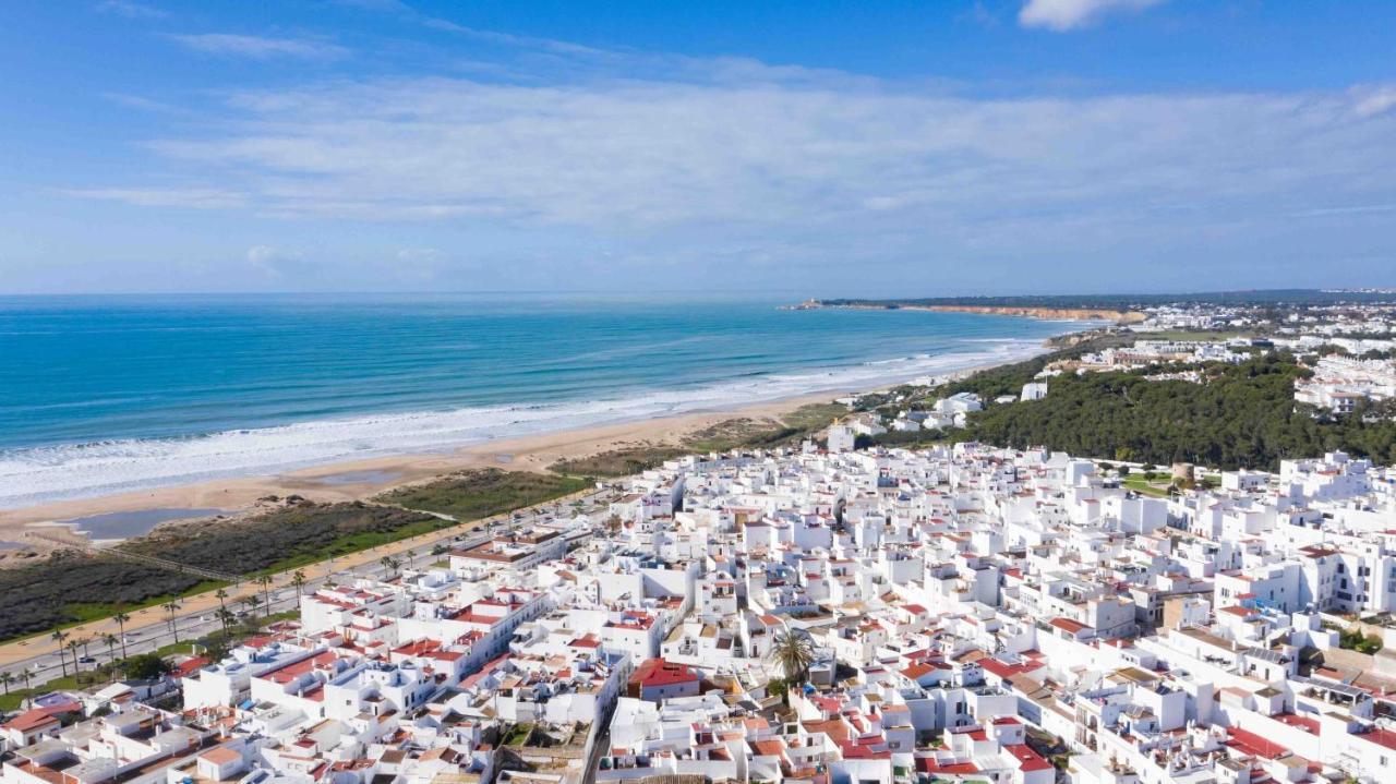 Noria Is A Comfortable Apartment With Patio And Large Terrace In Conil Conil De La Frontera Buitenkant foto